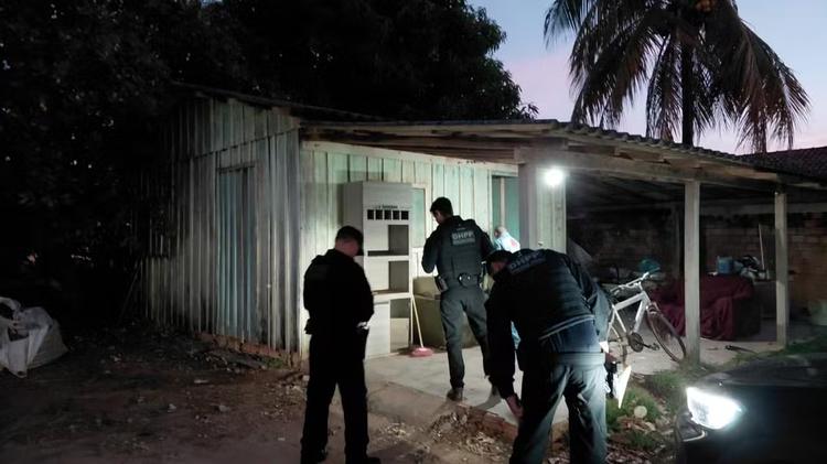 Operação mira facção criminosa suspeita de monitorar viaturas policiais e atuar no tráfico de drogas em MT