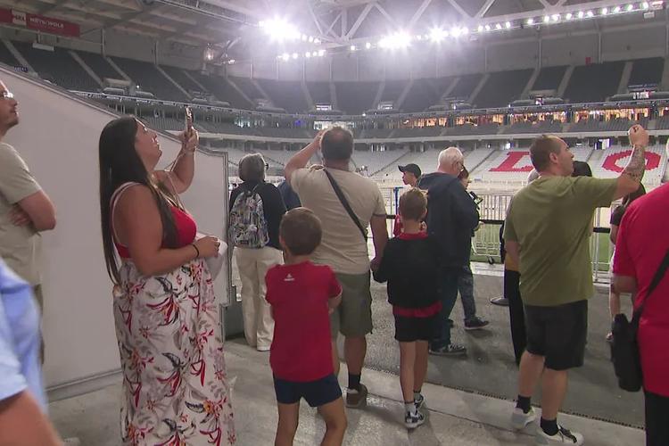 "C'est génial de le voir sous cette forme" : le stade Pierre-Mauroy ouvre ses portes aux visiteurs