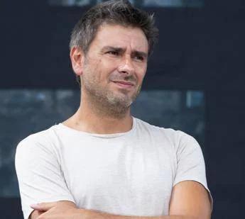 Alessandro Di Battista, neurochirurgo italiano a Miami: "Potrebbe venire qui, invece, che tornare in aereo a Roma"