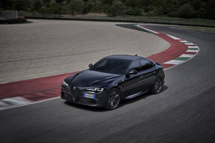 Alfa Romeo Giulia Quadrifoglio Super Sport: quel piacere di guida tutto italiano