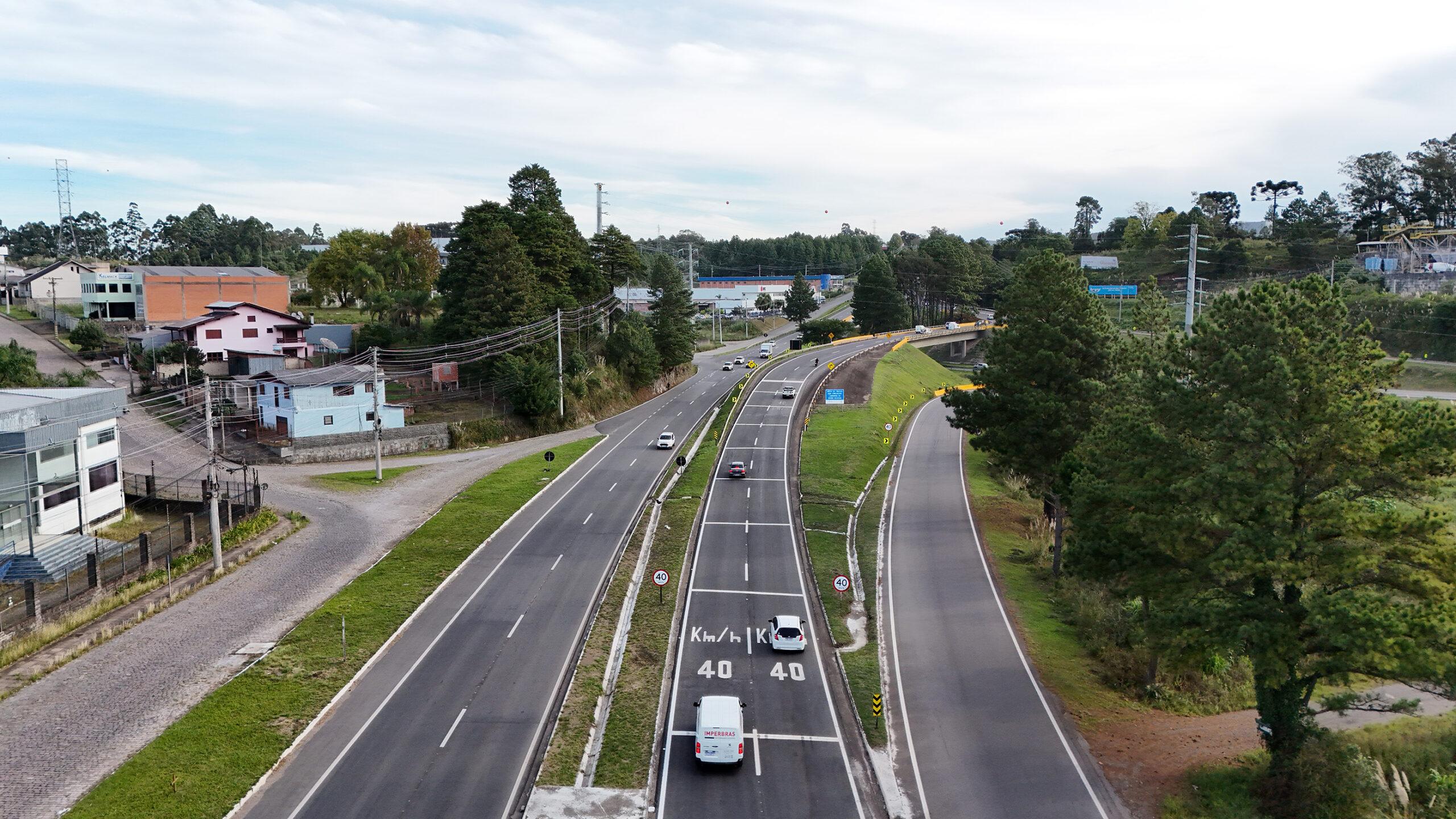 CSG INVESTE R$ 240 MIL EM MELHORIAS NO TREVO TORTO NA ERS-122 EM CAXIAS DO SUL