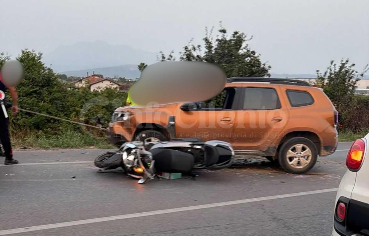 Violento incidente a Santa Cecilia di Eboli, scontro suv-scooter: grave centauro