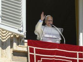 Leo XIV to undergo lung surgery: the Angelus announcement, reactions from bishops and Mattarella, papal precedents