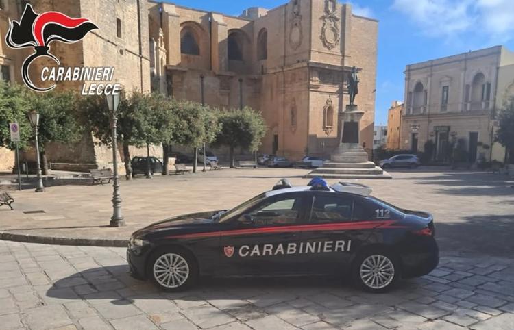 Tricase, finti carabinieri derubano anziana: arrestati