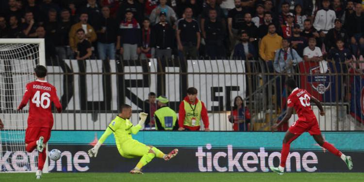 Monza scatenato, poker al Cagliari: super Varela con una doppietta