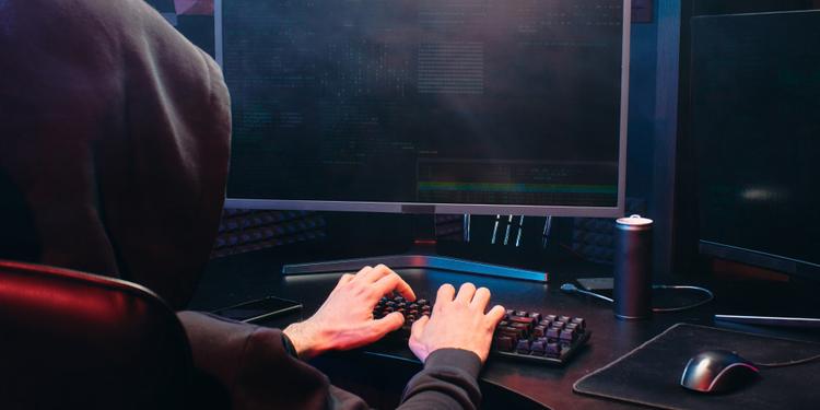 Rogliano, anziana raggirata con l’IA: riprodotta la voce del nipote