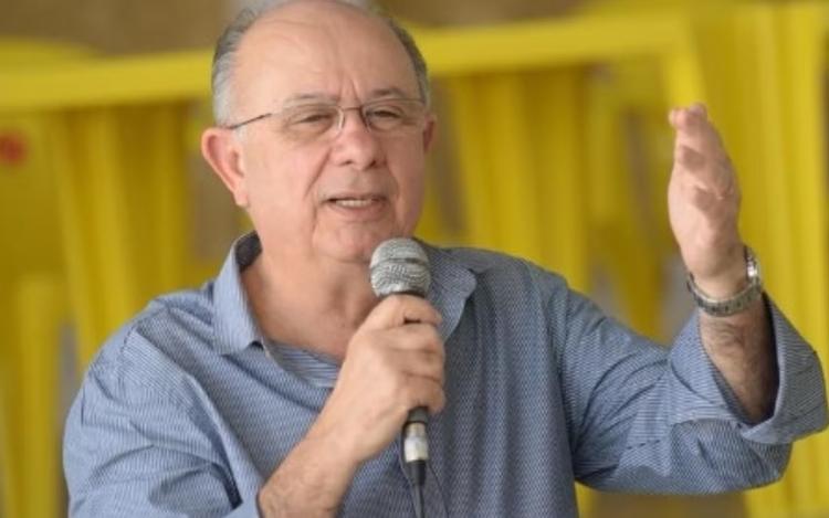 Prefeito da segunda maior cidade da Bahia é submetido a angioplastia após passar mal