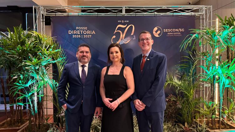 Sescon Serra Gaúcha inicia celebração dos 50 anos com lançamento de selo comemorativo e posse da nova diretoria