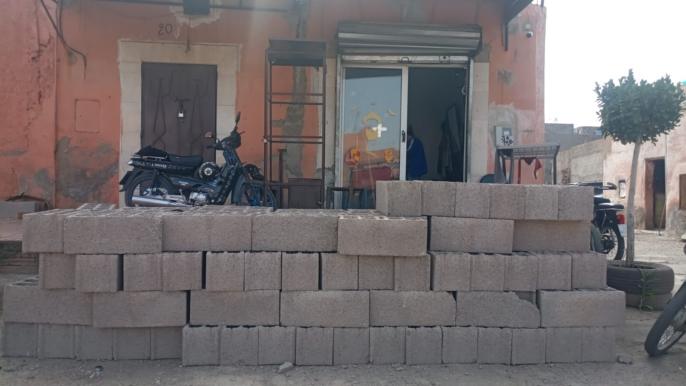 أشغال بناء تلحق الضرر بمحلات تجارية بمراكش + صور