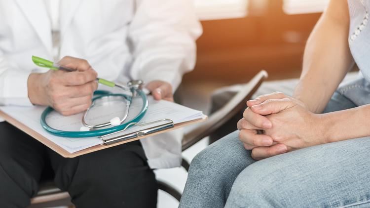 Hormônio deixou de ser vilão? O que mudou no tratamento da menopausa na última década