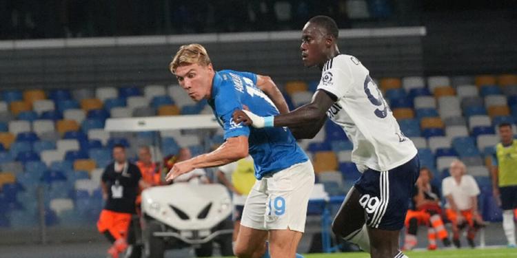 Il Como espugna il Maradona 2-1: Hojlund non basta al Napoli