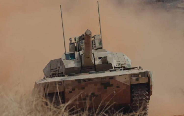 La Cina svela un nuovo tank: cosa può fare il Type 100