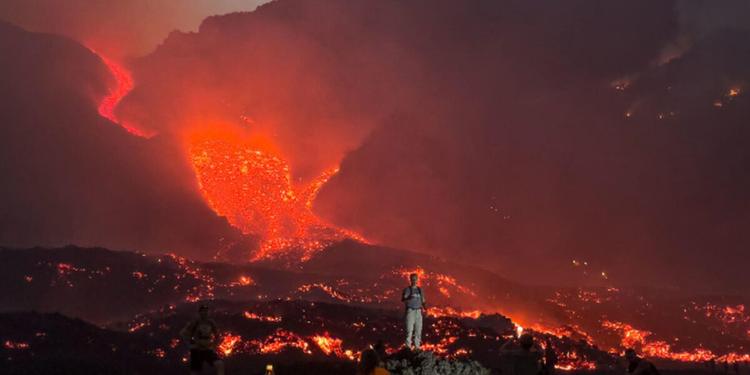 Etna, si apre una bocca a 3100 metri nella parte alta della Valle del Bove