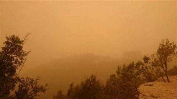 "صيفية" في عز الربيع: حرّ وغبار وأمطار موحلة