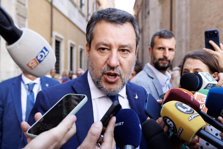 La Lega: "Basta risarcire i criminali"
