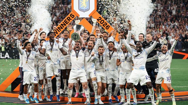 Aston Villa aplasta 3-0 al Friburgo y regresa a la élite del futbol europeo