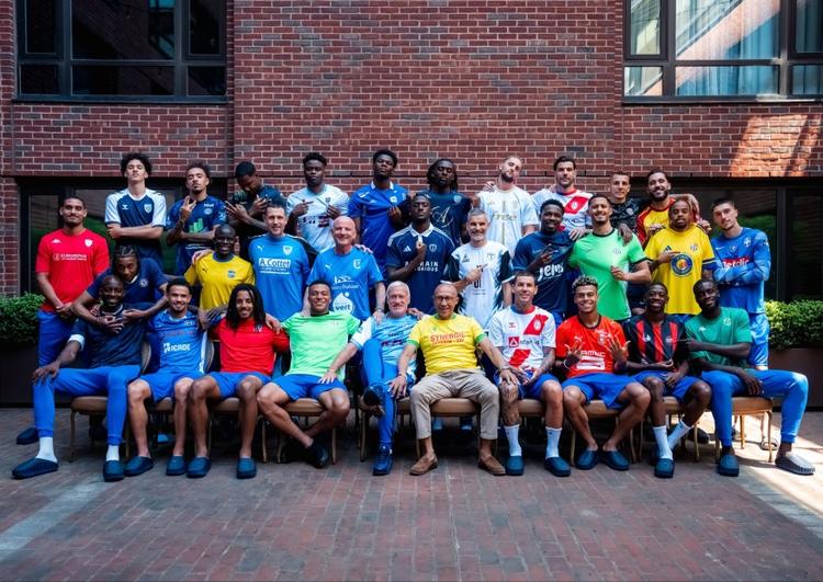 Malo Gusto et l'Equipe de France de football rendent honneur à leur club formateur