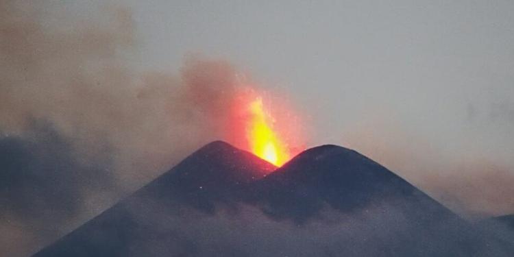 Etna, il ministro Musumeci: "Fuori posto non è il vulcano ma l'aeroporto di Catania"