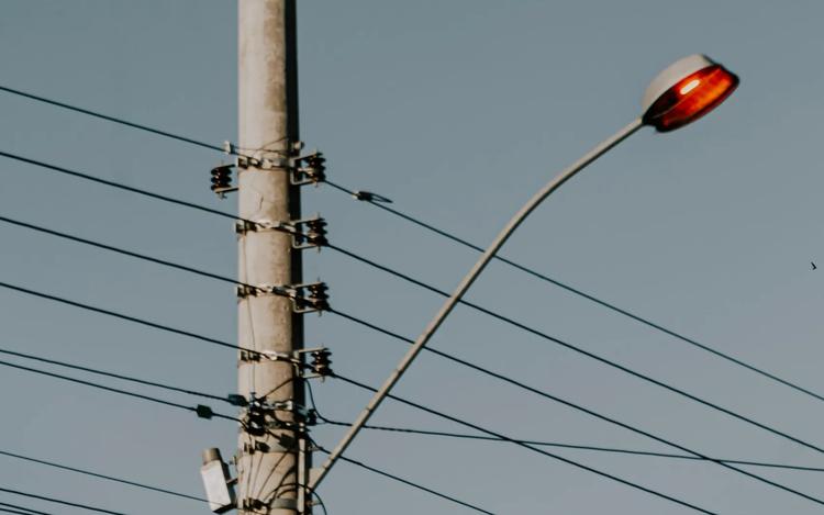 Falha na rede de transmissão deixa 95 mil imóveis sem energia em 9 cidades do Sul de Minas