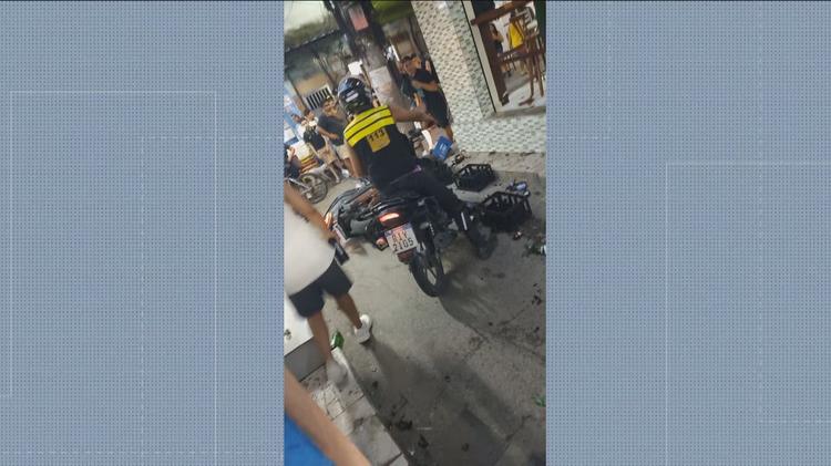 Três pessoas são feridas em ataque a tiros em Rio das Pedras