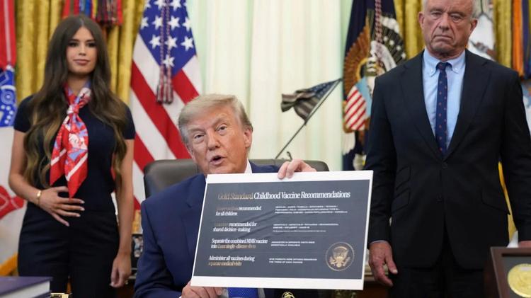 Trump muda vacinação de crianças por causa do autismo