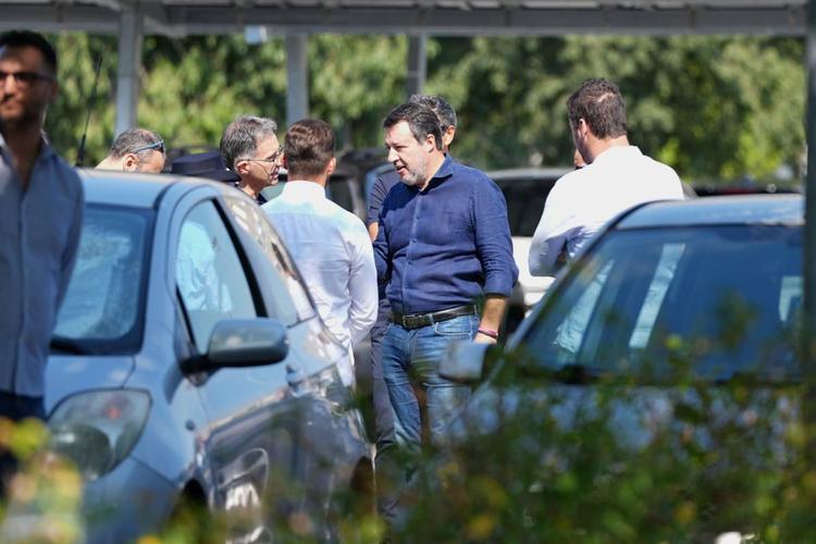 Salvini da Roggero a Bollate: "Mattarella sceglierà liberamente per la grazia. Orgoglioso di candidarlo con la Lega"