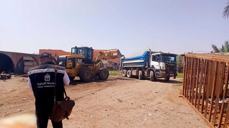 سلطات مراكش تهدم براريك عقار سوق الاربعاء بدوار العسكر +صور