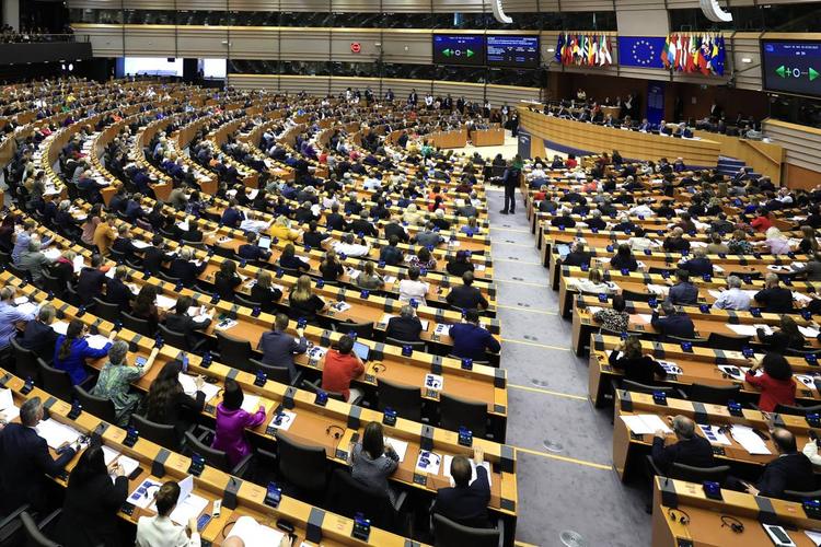 "Made in Europe", l'impegno comune di Stellantis, Volkswagen e Renault