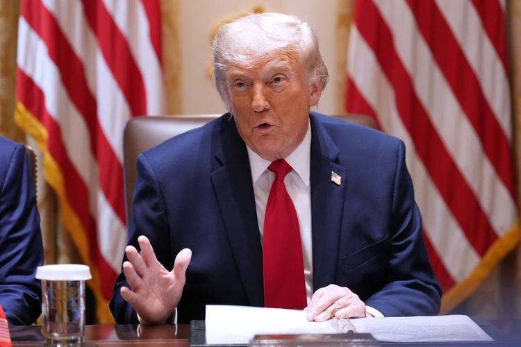 Iran, il voto del Congresso che lega le mani a Trump. "Anti patriottici, vergogna"