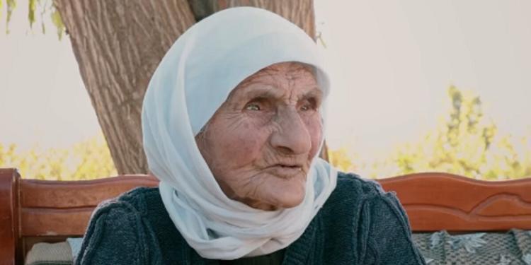 Qamile ha 117 anni, ma per lo Stato era morta: ora potrebbe essere la donna più longeva del mondo