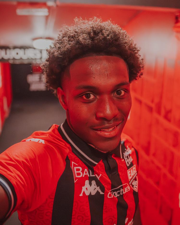 Ewan Aucun passe professionnel En Avant Guingamp EAG AMD02446