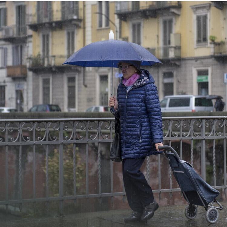 Il caldo concede una tregua, arrivano i temporali: allerta in Emilia Romagna e Lombardia
