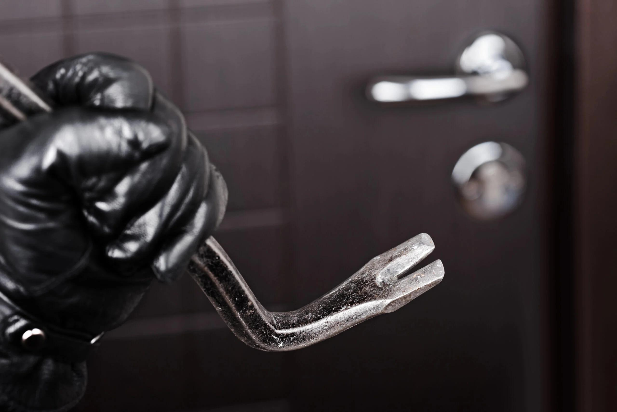 Ladri d’infissi a Castelnuovo Cilento: colpite due abitazioni&nbsp;