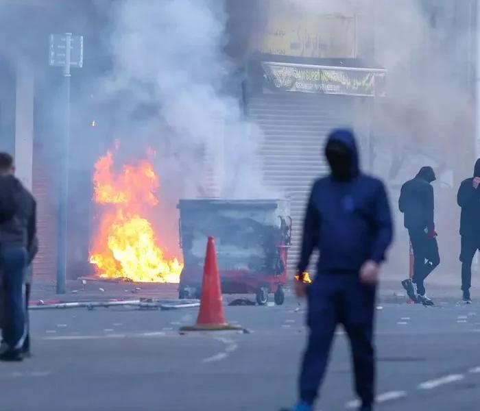 Nord Irlanda, migliaia in piazza a Belfast contro il razzismo