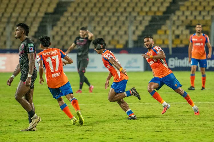 ISL: Nemil wonder strike floors Mumbai City