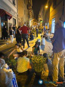 Infiorata di Tarquinia, i bambini protagonisti del tappeto floreale in piazza Cavour