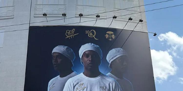 Ronaldinho sbarca in Italia: Ravenna abbraccia la sua leggenda