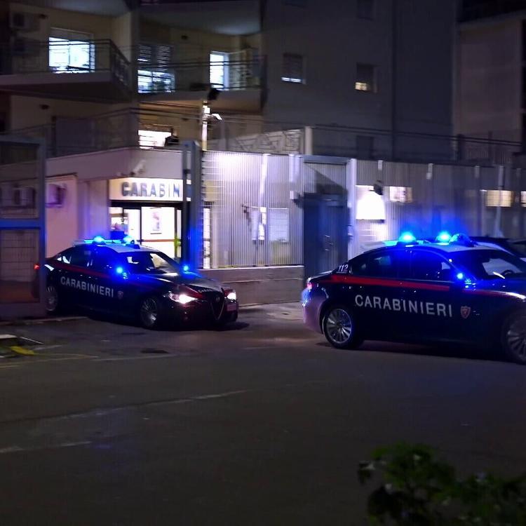 Scambia l'uomo per rivale in amore e lo uccide, arrestato 43enne a Varese