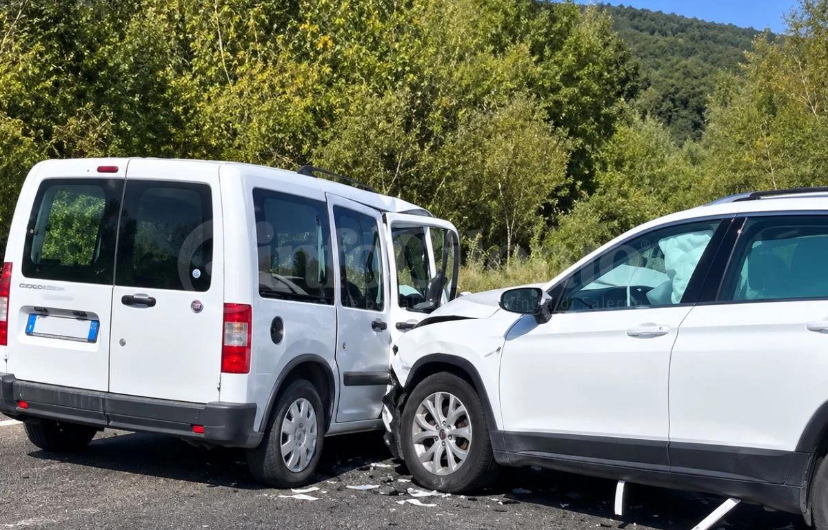 Incidente sulla Cilentana a Perito: due feriti in ospedale a Vallo