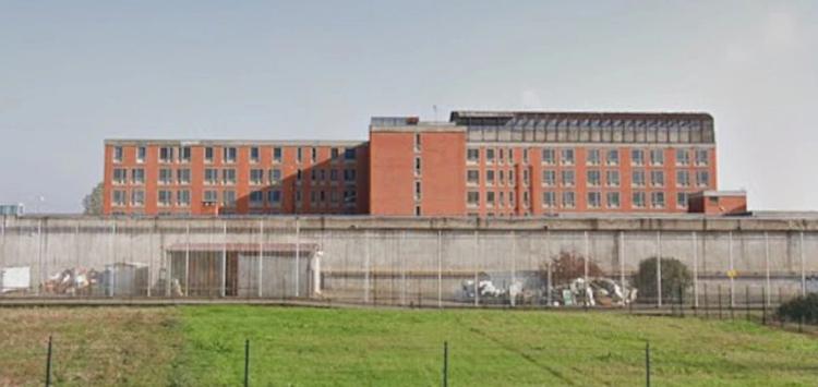 VERCELLI – Violenza in carcere, ferito un poliziotto penitenziario