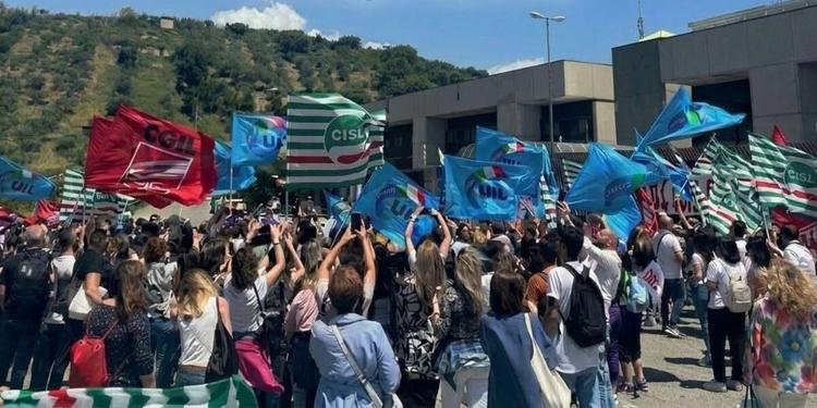 Precariato in Calabria, il personale di Konecta in assemblea straordinaria
