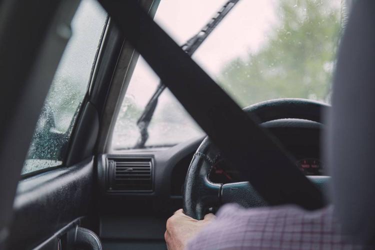 Bollo auto e cambio residenza, ecco cosa accade se hai l'esenzione
