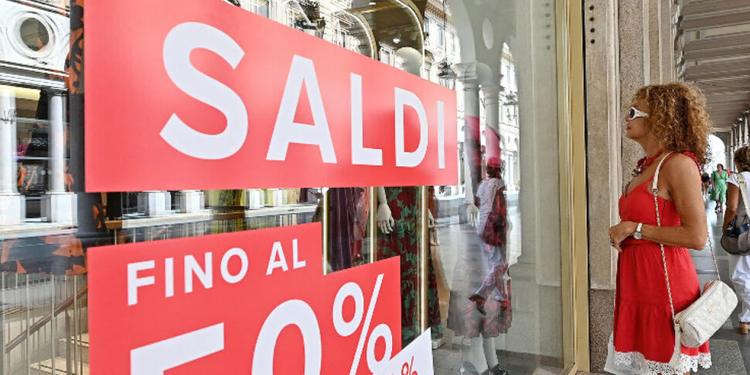 Saldi estivi al via anche in Sicilia: un affare da 350 milioni, 170 euro la spesa media prevista per famiglia
