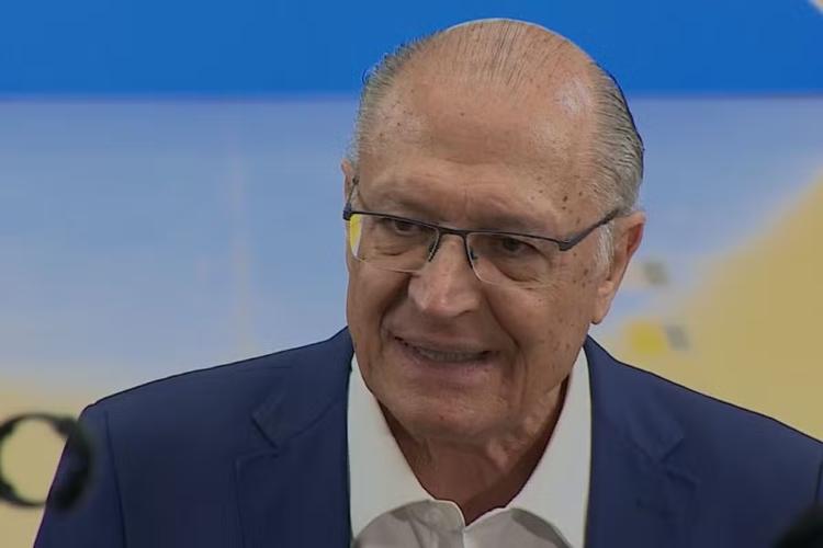 Alckmin diz que governo manterá negociação com os EUA e chama tarifaço de 'injusto e descabido'