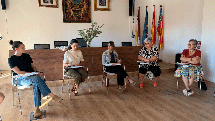 Pinoso crea una red de voluntariado para combatir la soledad no deseada