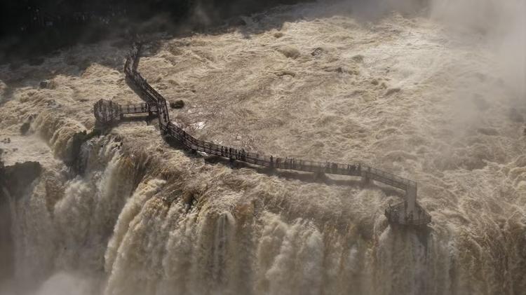 VÍDEO: acesso às Cataratas do Iguaçu do lado argentino é fechado temporariamente devido à alta vazão das quedas