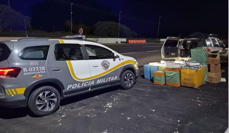 Carga de perfumes, relógios e óculos sem documentação fiscal é apreendida em carro no interior de SP