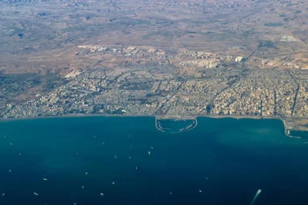 ترحيب دولي بفتح مضيق هرمز