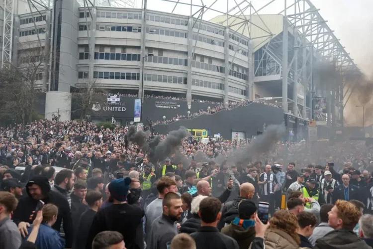 These myths, contradictions and downright daftness from Newcastle United fans
