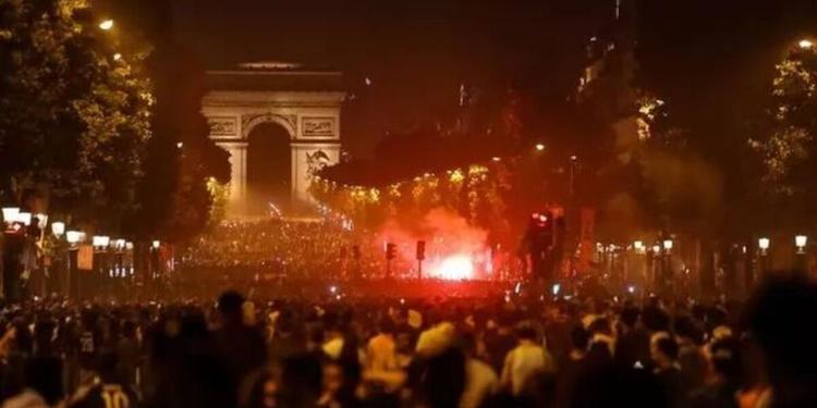 Incidenti a Parigi per la festa Champions del Psg: un morto e un ferito grave